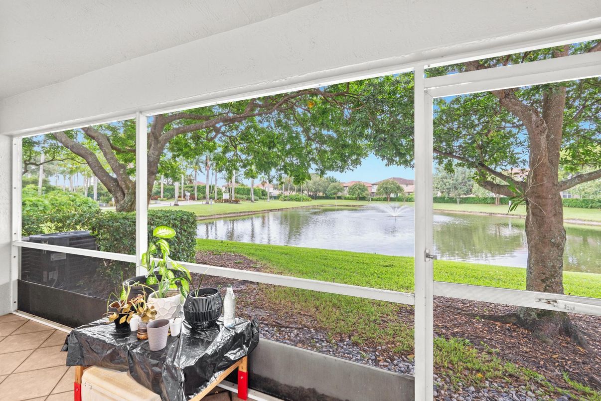 Interior, Sun Room, Water