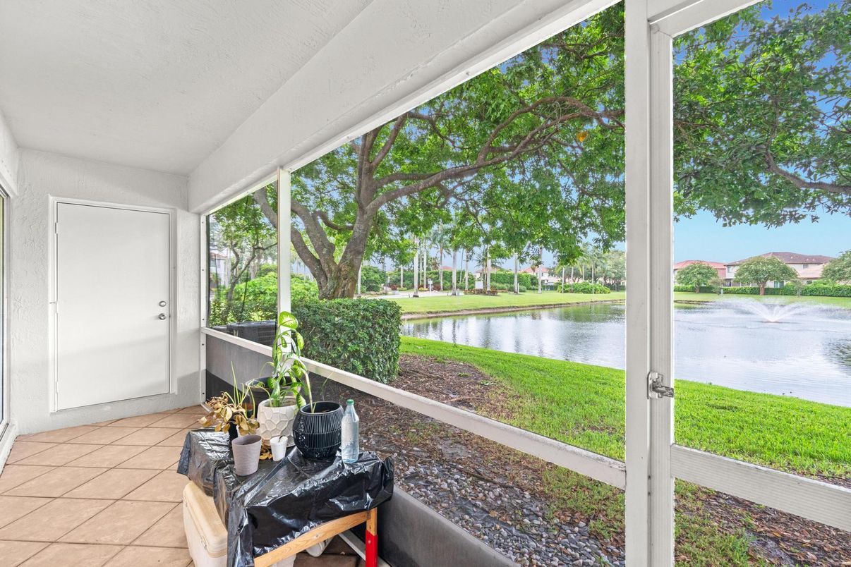 Interior, Sun Room, Water