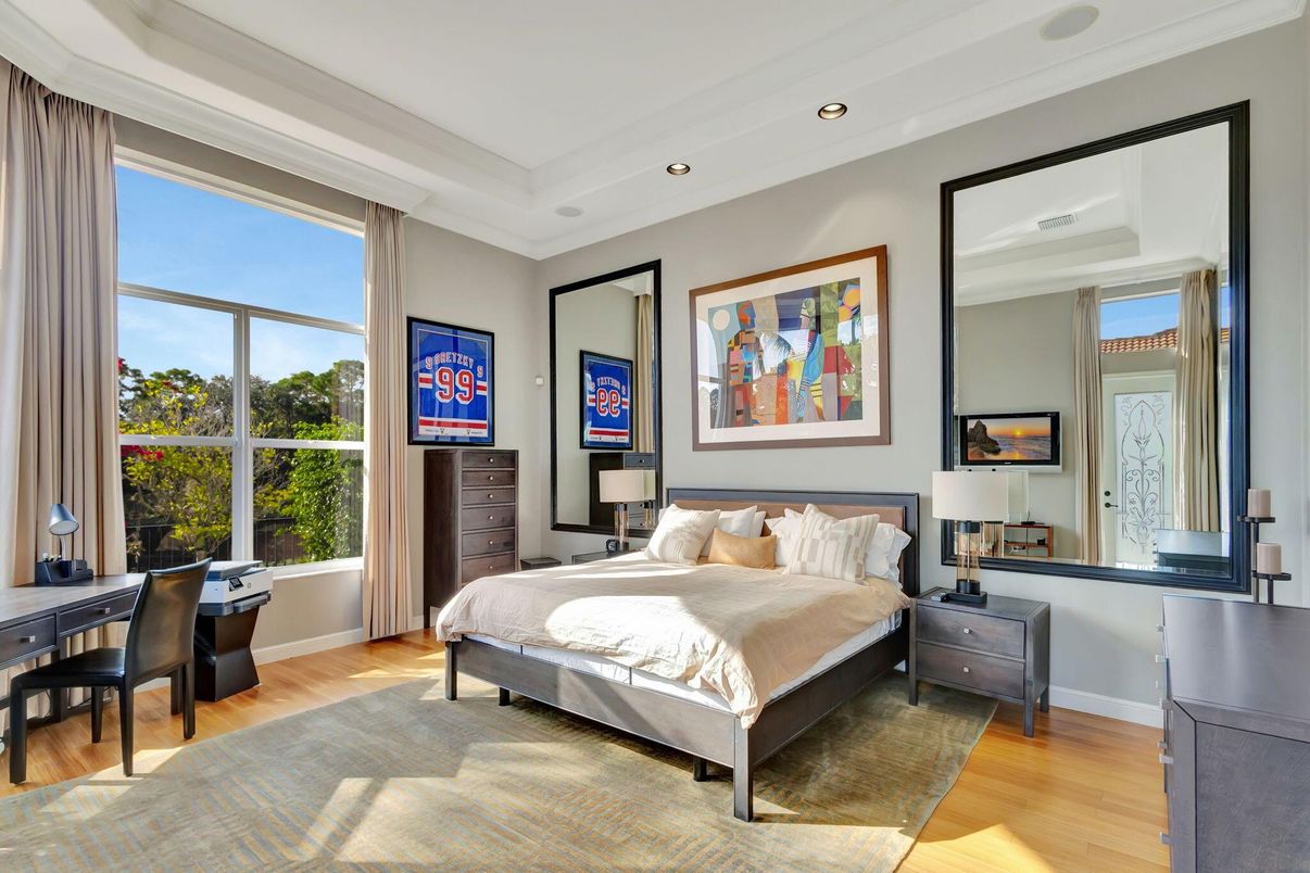 Bedroom, Home Office, Interior, Recessed Lighting, Wood Texture Flooring