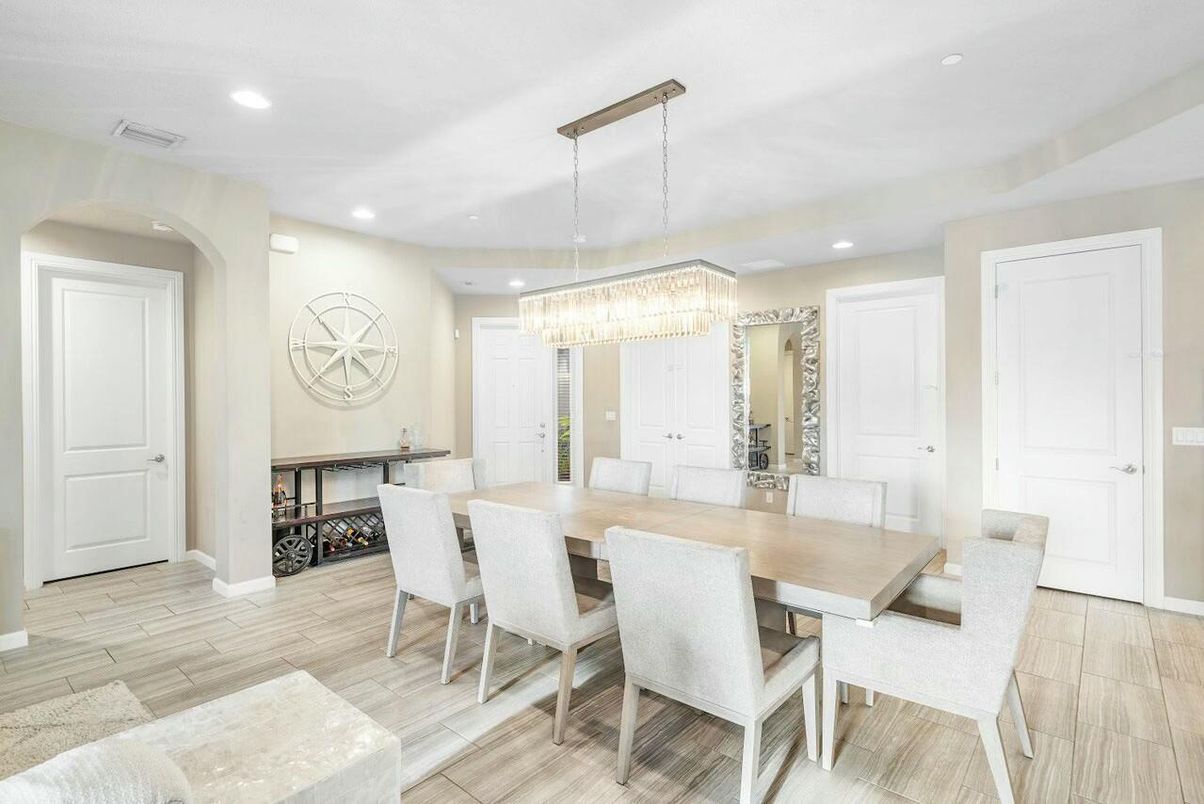 Chandelier, Dining room, Interior, Recessed Lighting, Wood Texture Flooring