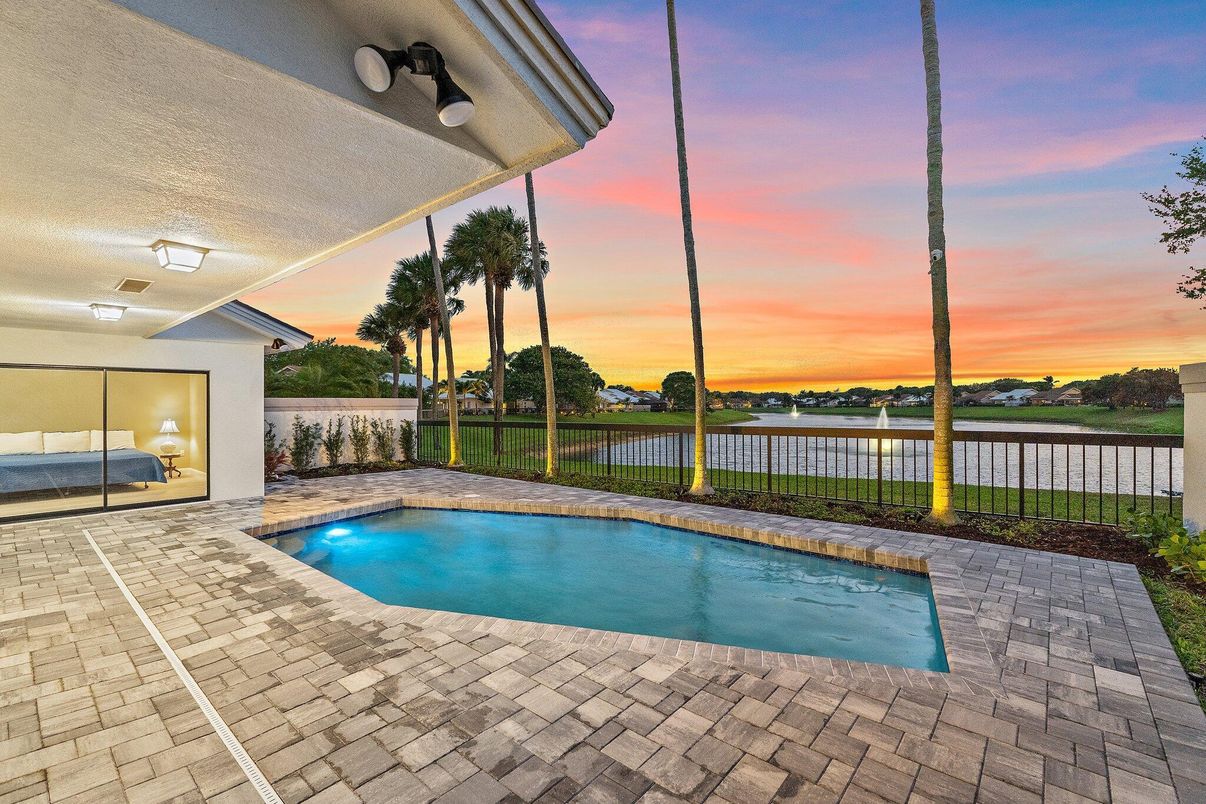 Exterior, Pool, Water