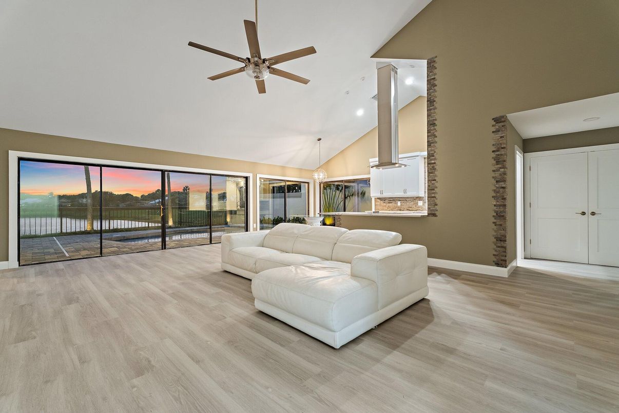 Interior, Living room, Pendant Lights, Recessed Lighting, Wood Texture Flooring