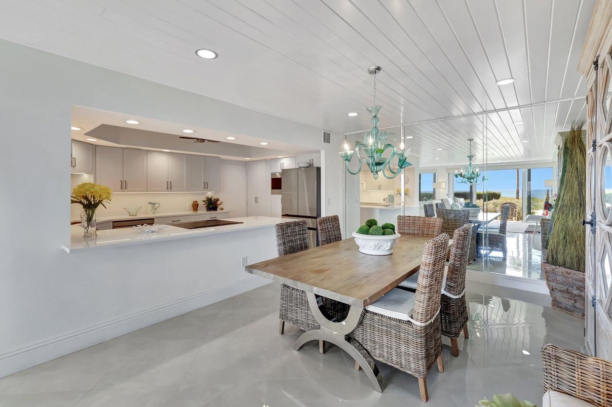 Chandelier, Dining room, Interior, Kitchen, Recessed Lighting