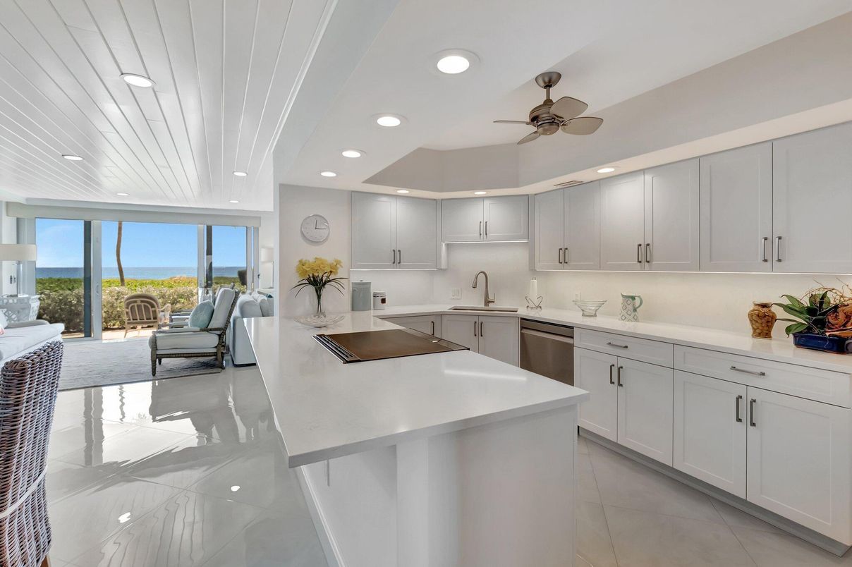 Interior, Kitchen, Recessed Lighting, Water