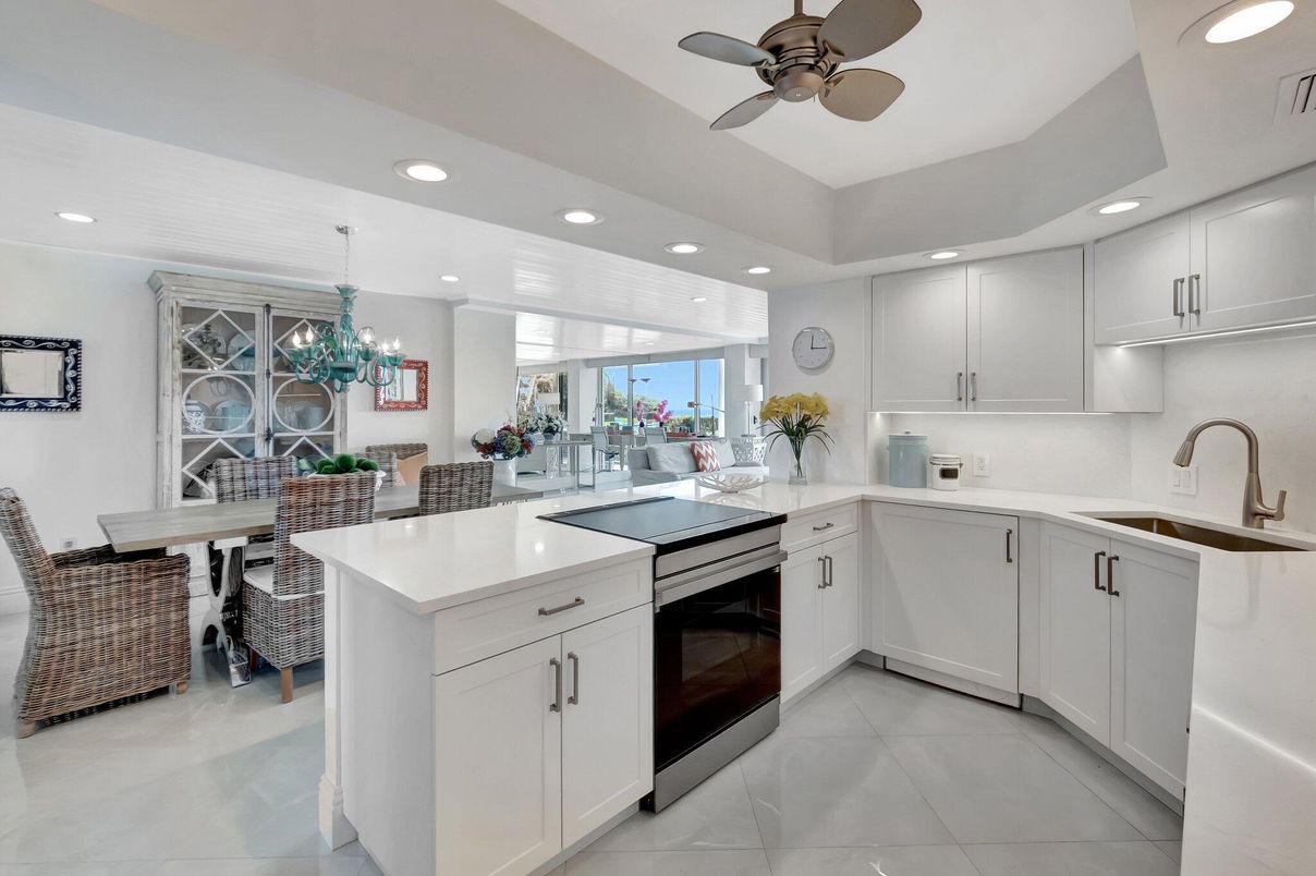 Chandelier, Dining room, Interior, Kitchen, Recessed Lighting