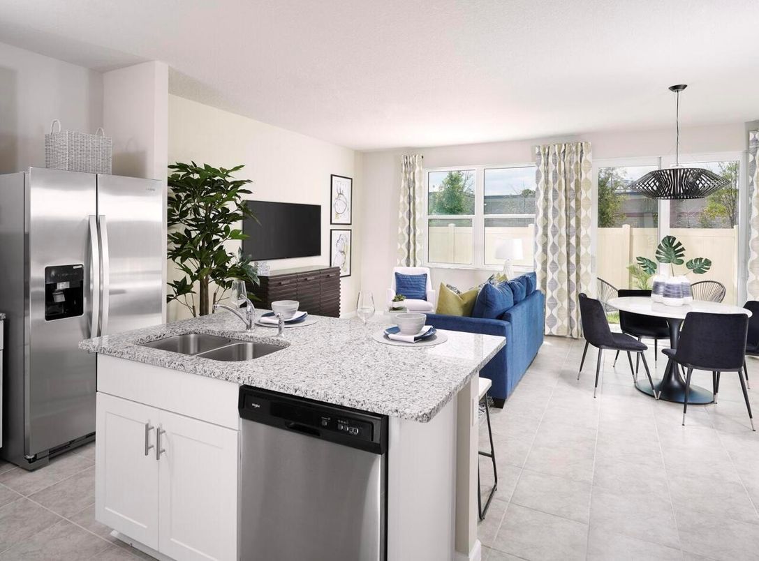 Dining room, Interior, Kitchen, Pendant Lights, Stainless Steel Appliances