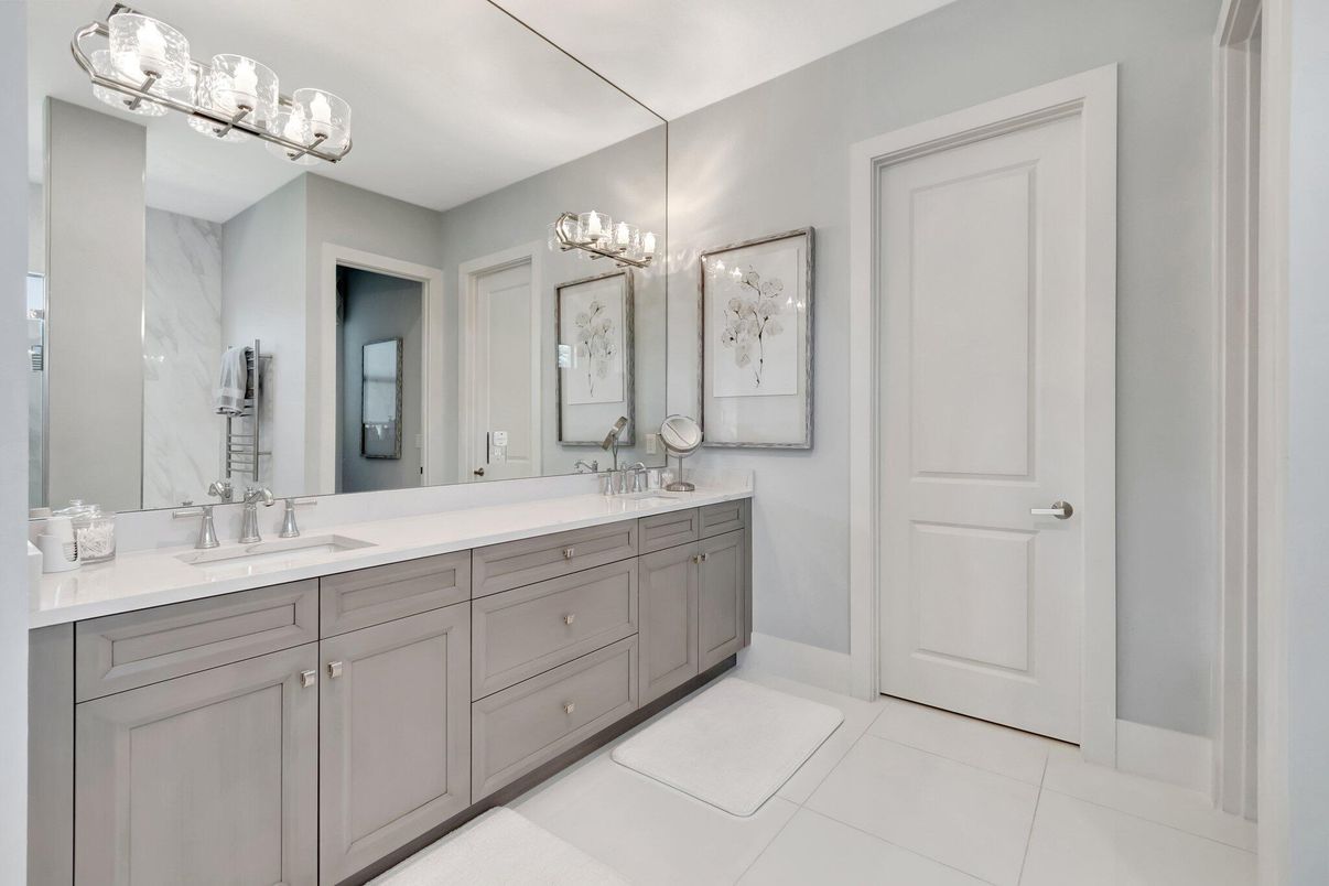 Bathroom, Dual Sink Vanities, Interior