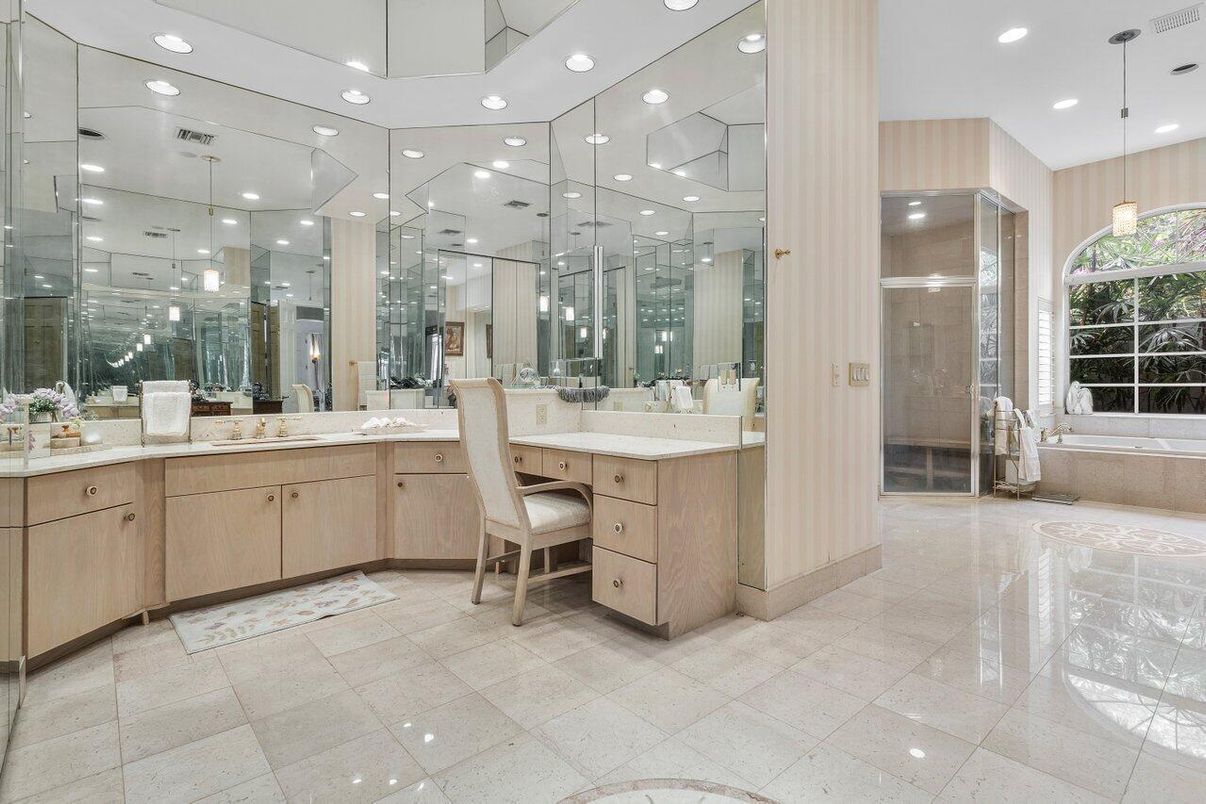 Bathroom, Glass Shower, Interior, Pendant Lights, Recessed Lighting