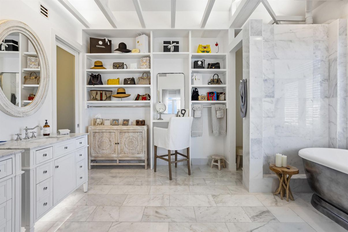 Bathroom, Free Standing Baths, Interior, Marble, Marble Walls