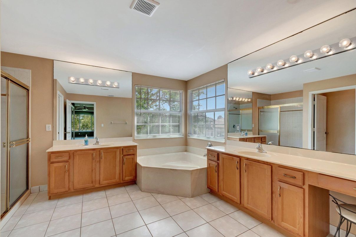 Bathroom, Dual Sink Vanities, Interior