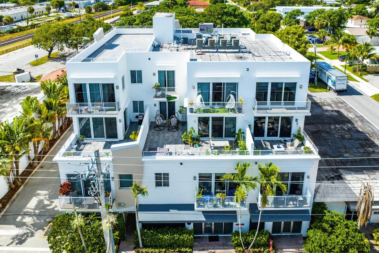 Exterior, Drone