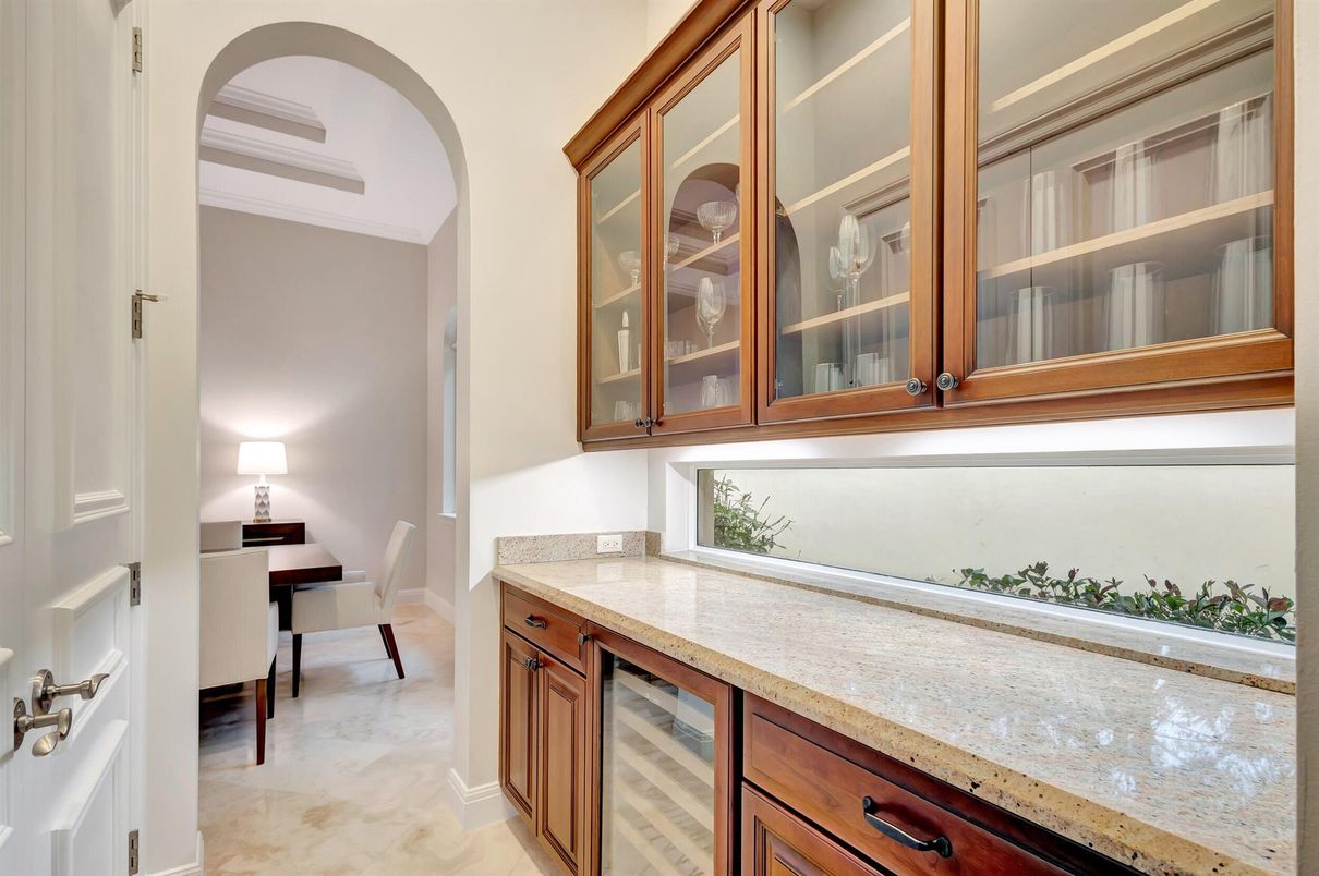 Dining room, Interior