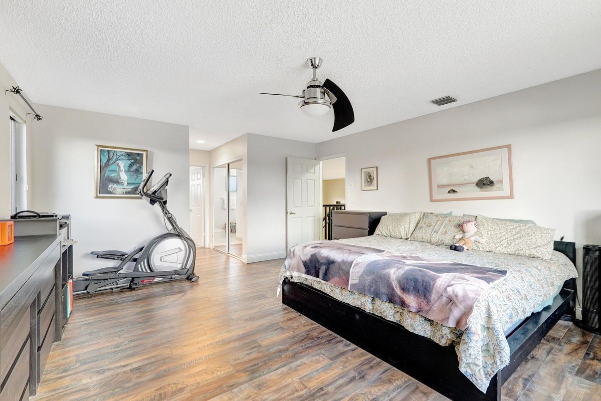 Bedroom, Fitness Equipment, Interior, Recessed Lighting, Wood Texture Flooring
