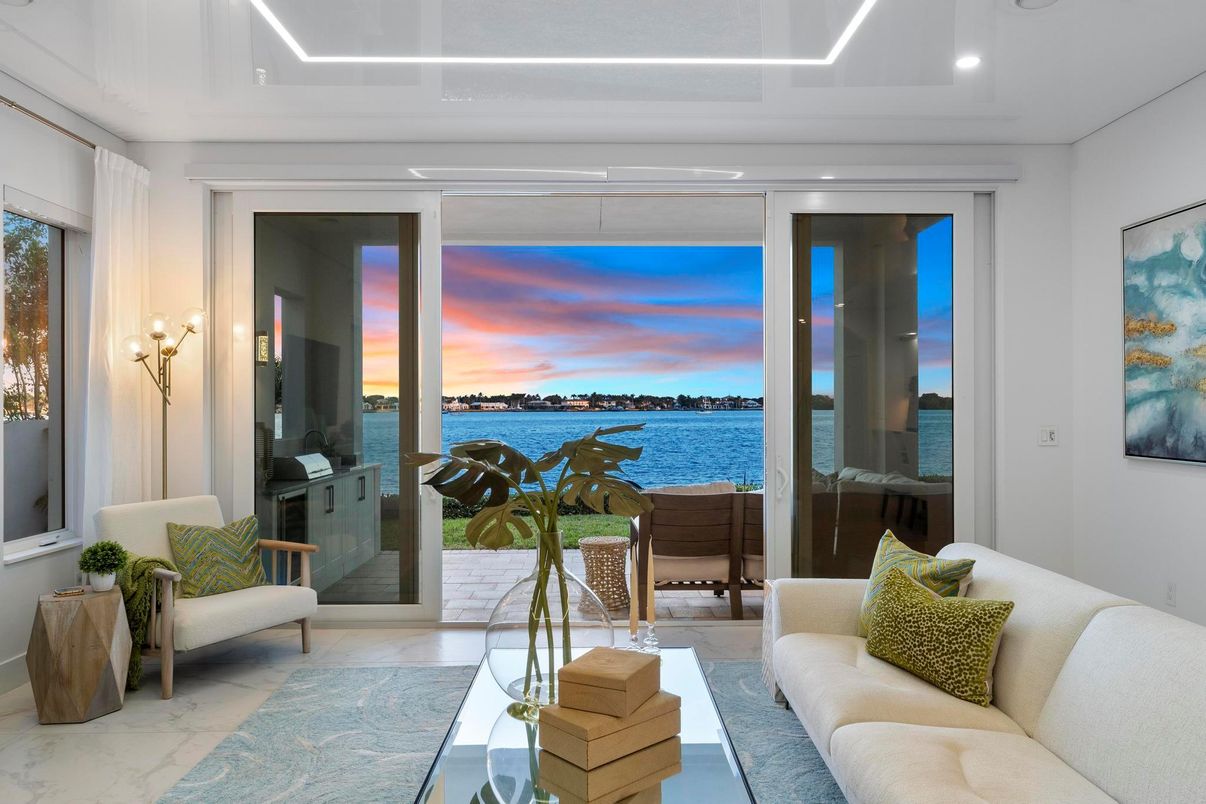 Interior, Living room, Recessed Lighting, Water