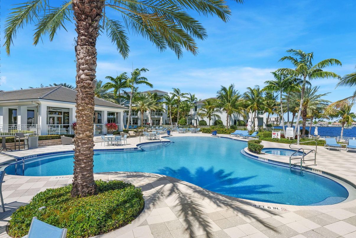 Exterior, Pool, Water