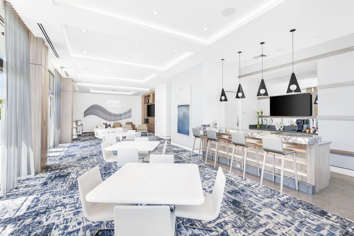 Dining room, Interior, Pendant Lights, Recessed Lighting