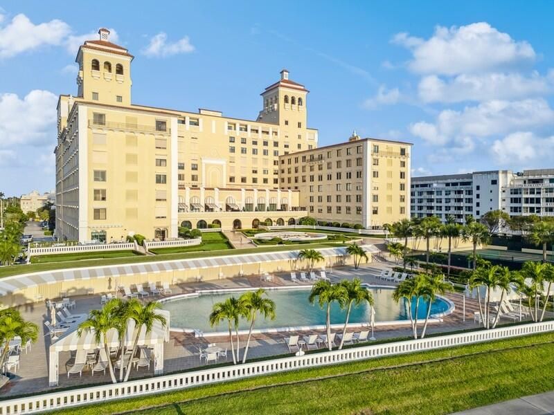 Exterior, Facade, Condo Building