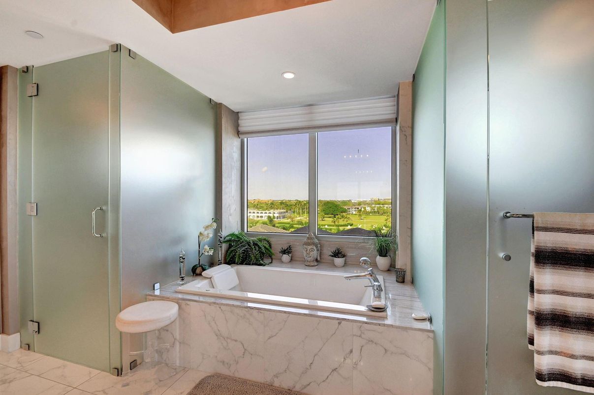 Bathroom, Interior, Marble, Recessed Lighting