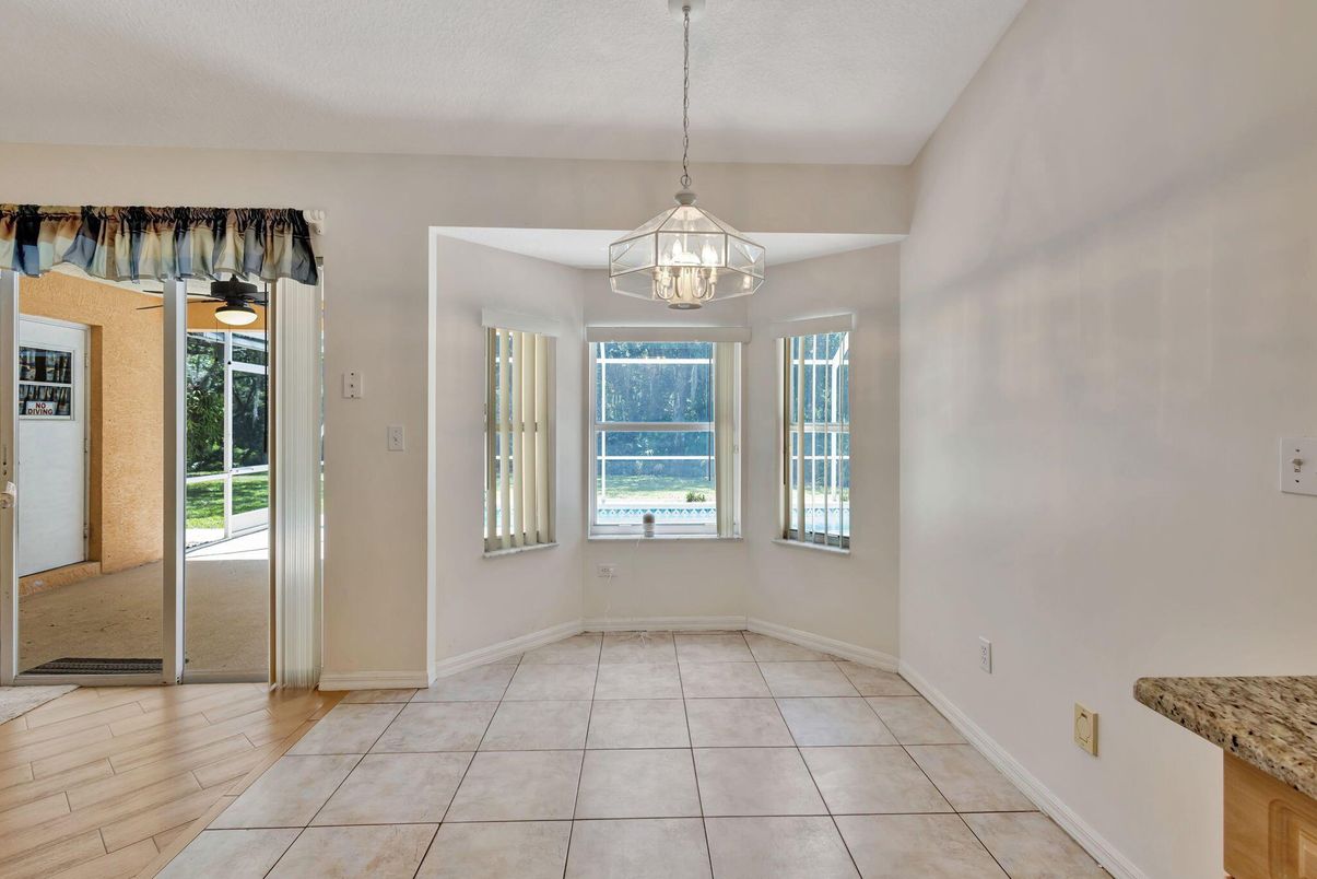 Empty room, Interior, Pendant Lights