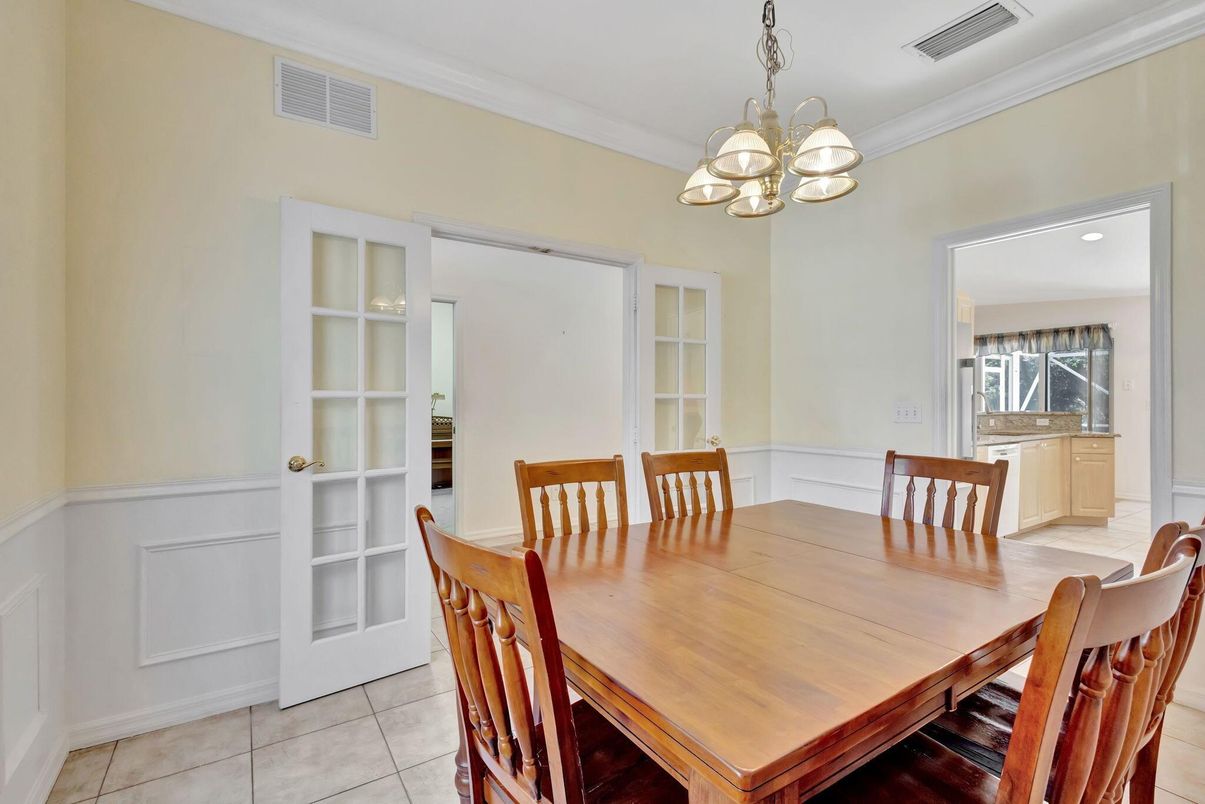 Dining room, Interior, Pendant Lights, Recessed Lighting