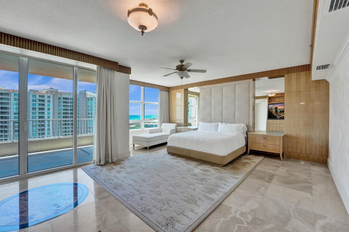 Bedroom, Interior, Water