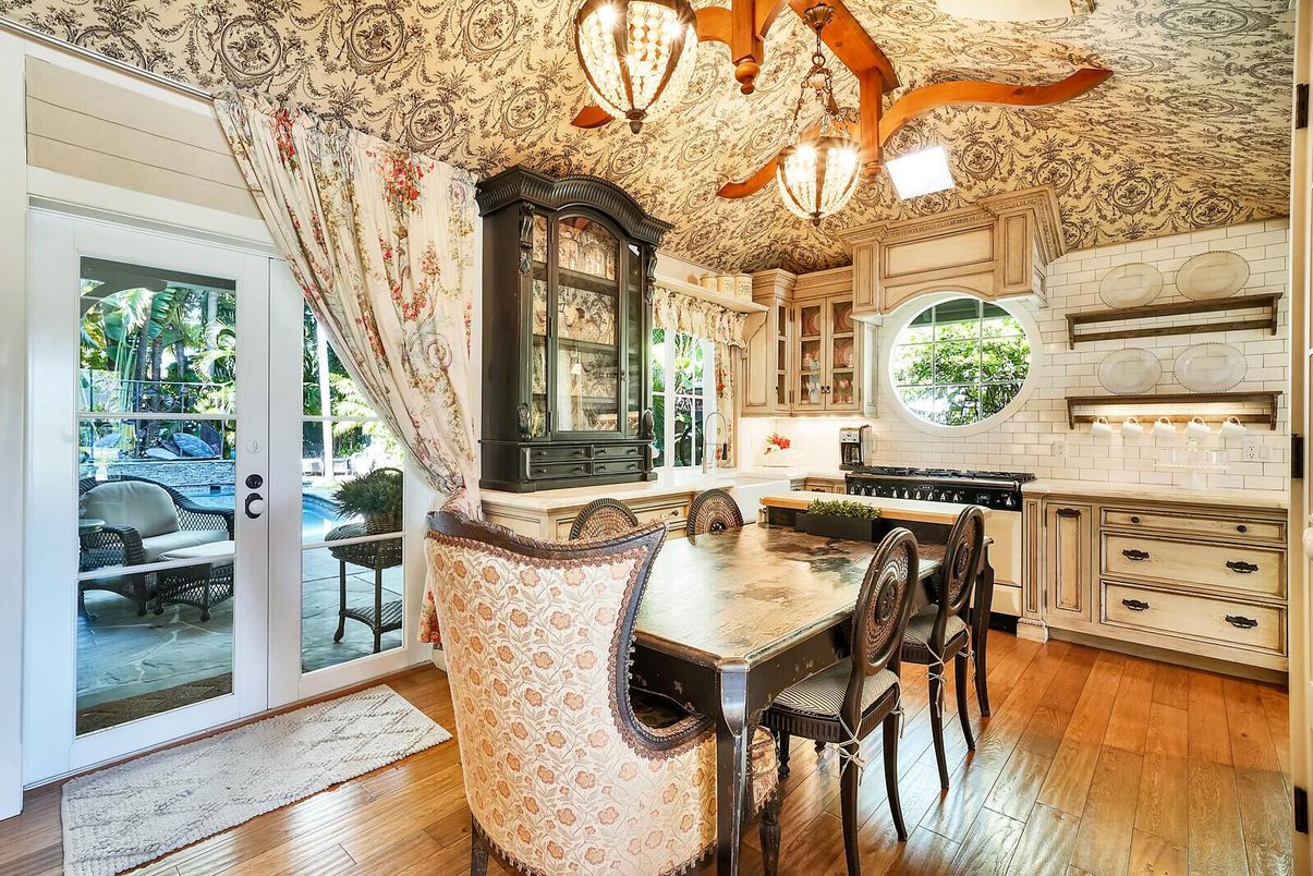 Chandelier, Dining room, Interior, Kitchen, Wood Texture Flooring