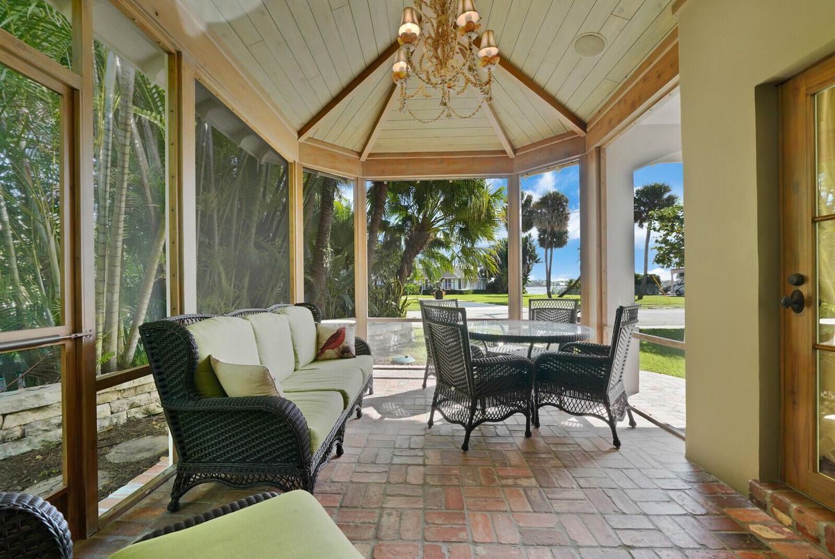 Chandelier, Interior, Sun Room