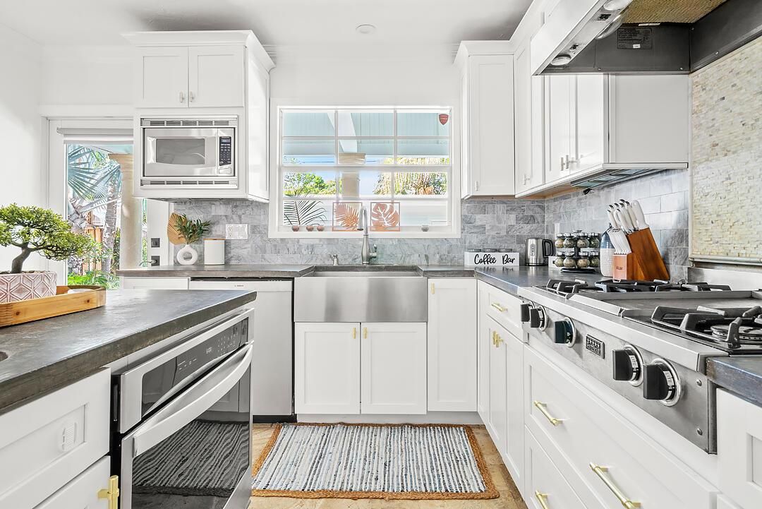 Interior, Kitchen, Stainless Steel Appliances