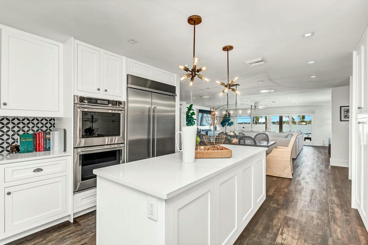 Interior, Kitchen, Living room, Pendant Lights, Recessed Lighting, Stainless Steel Appliances, Wood Texture Flooring