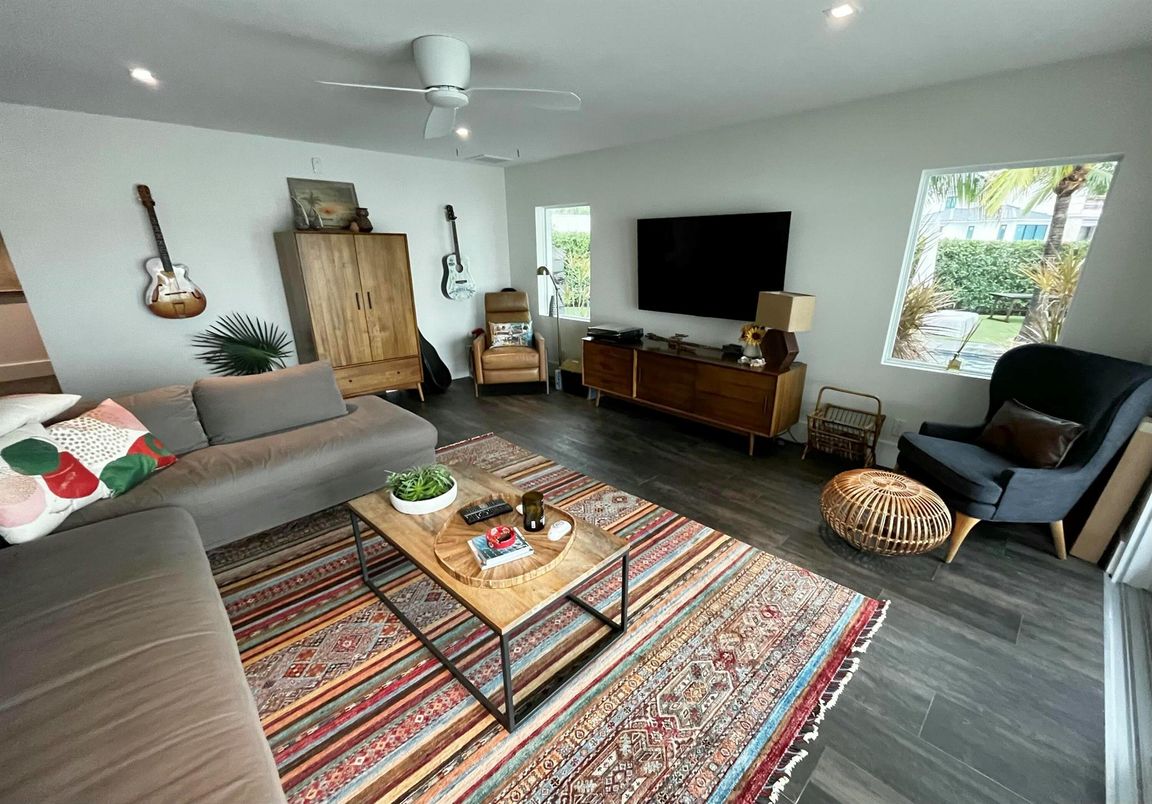 Interior, Living room, Recessed Lighting, Wood Texture Flooring