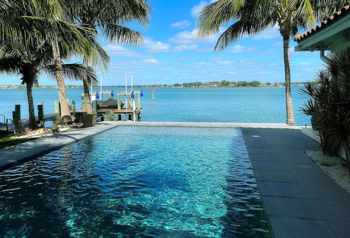 Exterior, Pool, Water