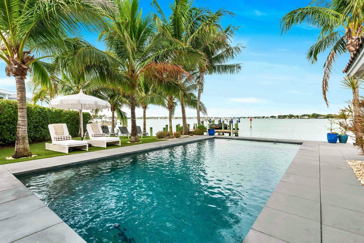Exterior, Pool, Water