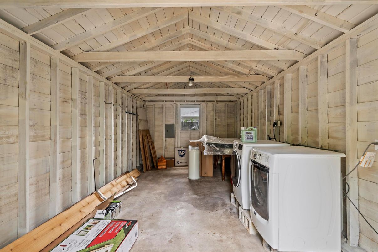 Interior, Washer, Wooden Beams, Wooden Ceilings, Wooden Walls