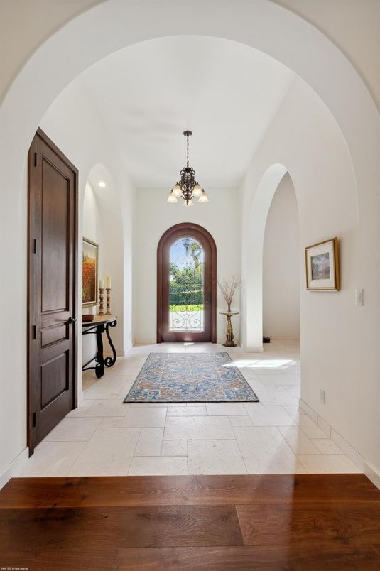 Chandelier, Interior, Pendant Lights
