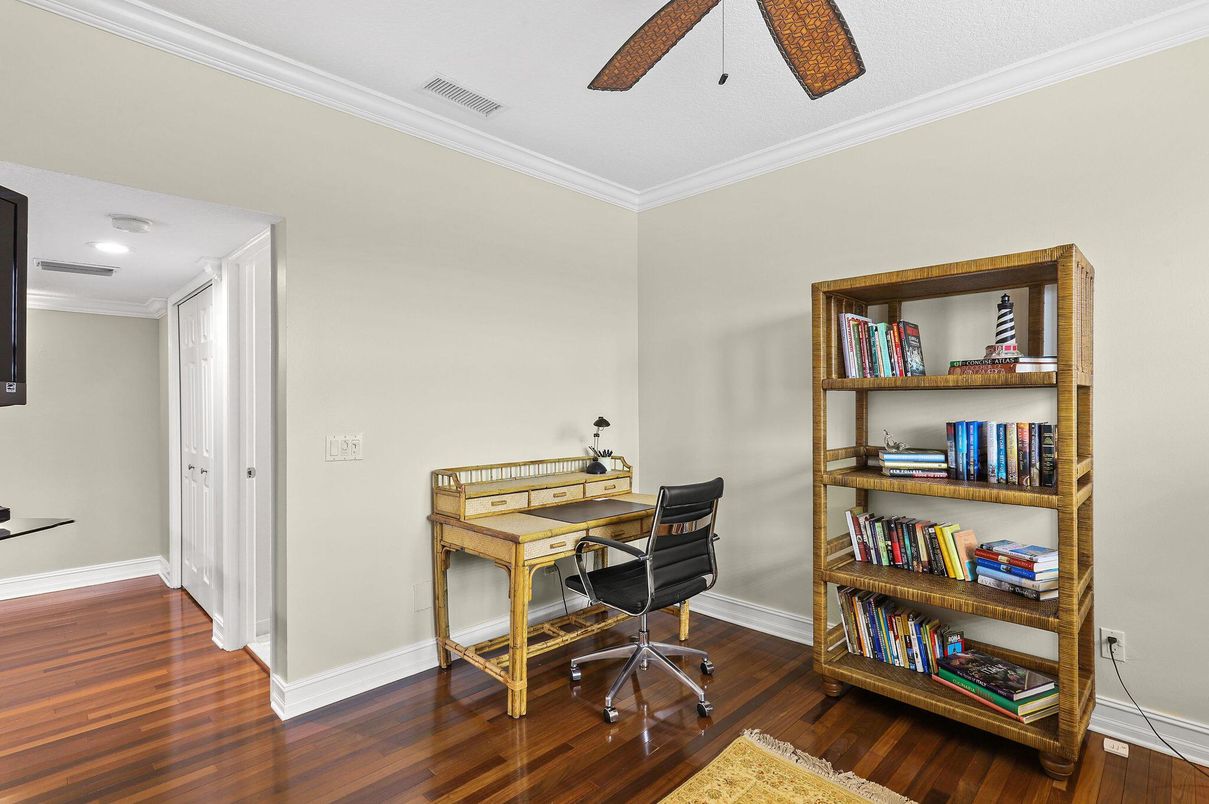 Home Office, Interior, Recessed Lighting, Wood Texture Flooring