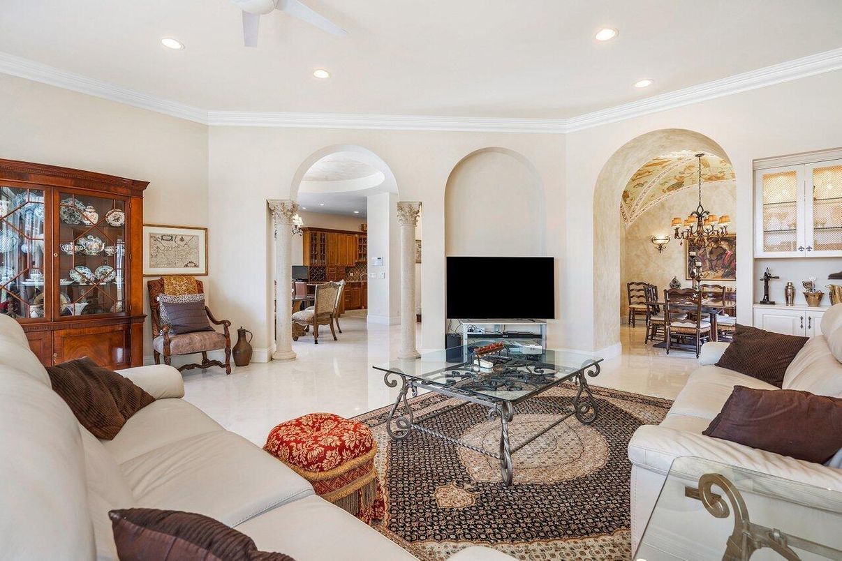 Chandelier, Dining room, Interior, Living room, Recessed Lighting