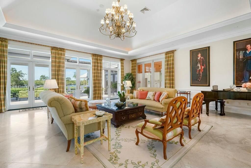 Chandelier, Interior, Living room