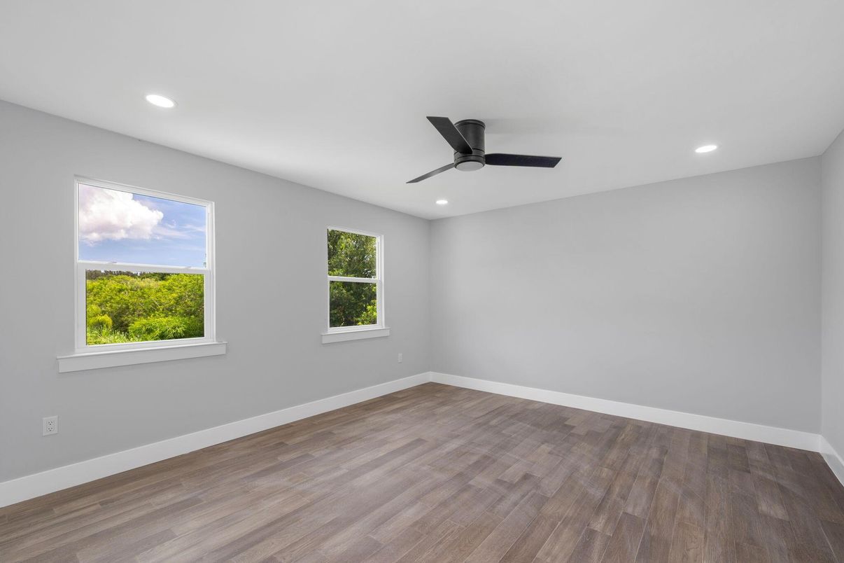 Empty room, Interior, Recessed Lighting, Wood Texture Flooring