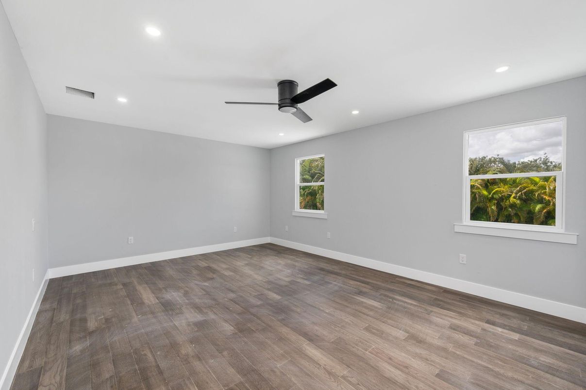Empty room, Interior, Recessed Lighting, Wood Texture Flooring