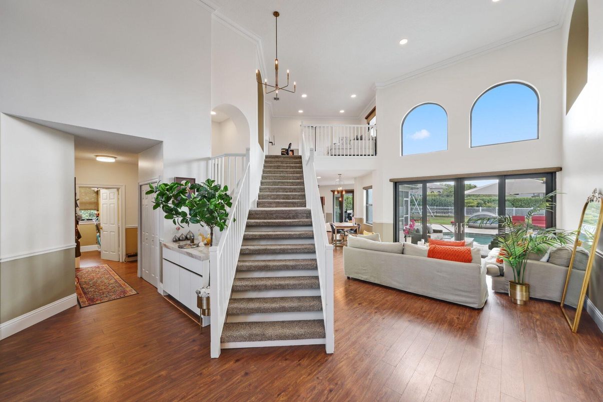 Interior, Living room, Pendant Lights, Recessed Lighting, Wood Texture Flooring