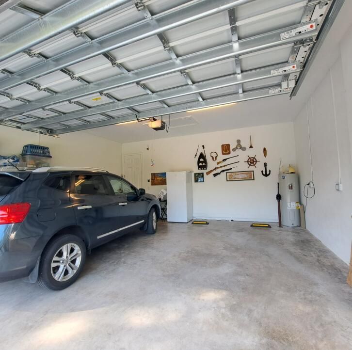 Garage, Interior