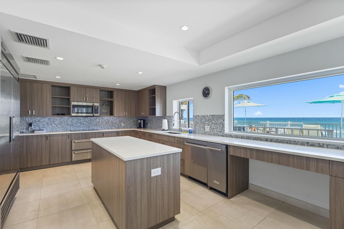 Interior, Kitchen, Recessed Lighting, Stainless Steel Appliances, Water