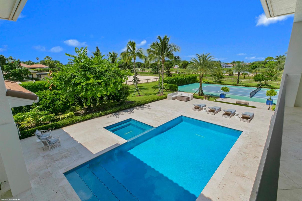 Exterior, Pool