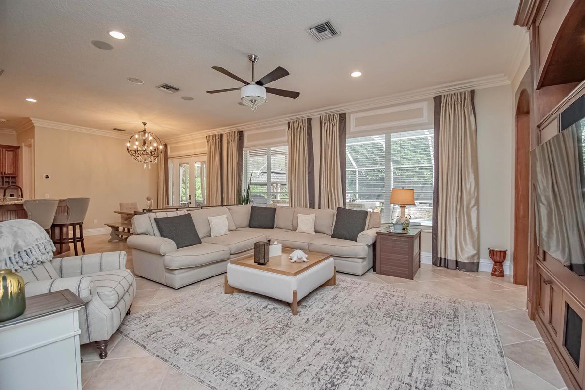 Chandelier, Dining room, Interior, Living room, Recessed Lighting
