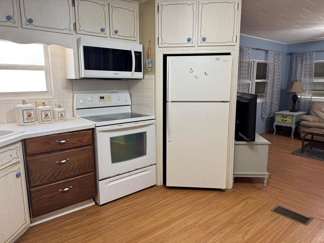 Interior, Kitchen, Wood Texture Flooring
