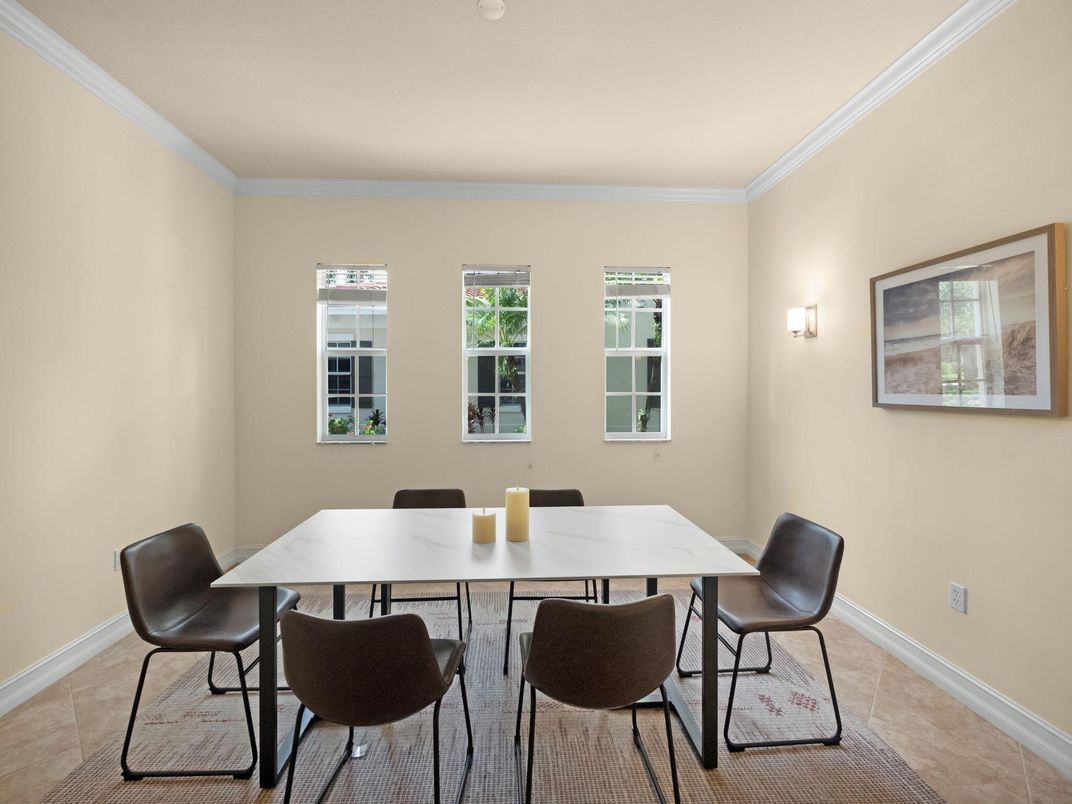 Dining room, Interior