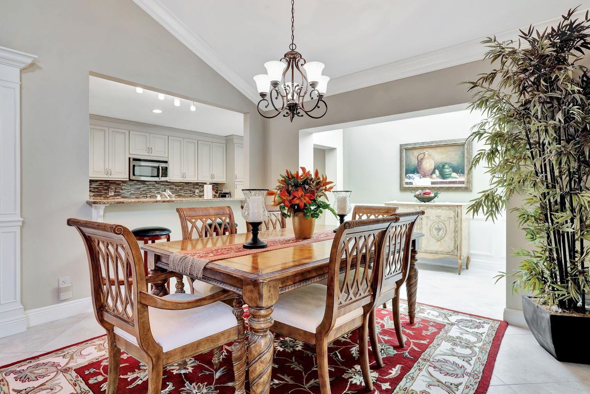Chandelier, Dining room, Interior, Kitchen