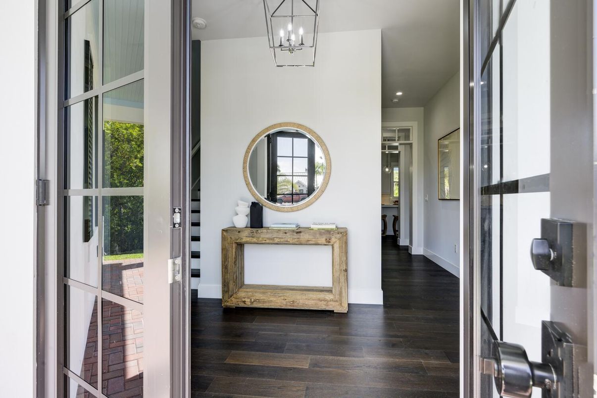 Interior, Pendant Lights, Recessed Lighting, Wood Texture Flooring