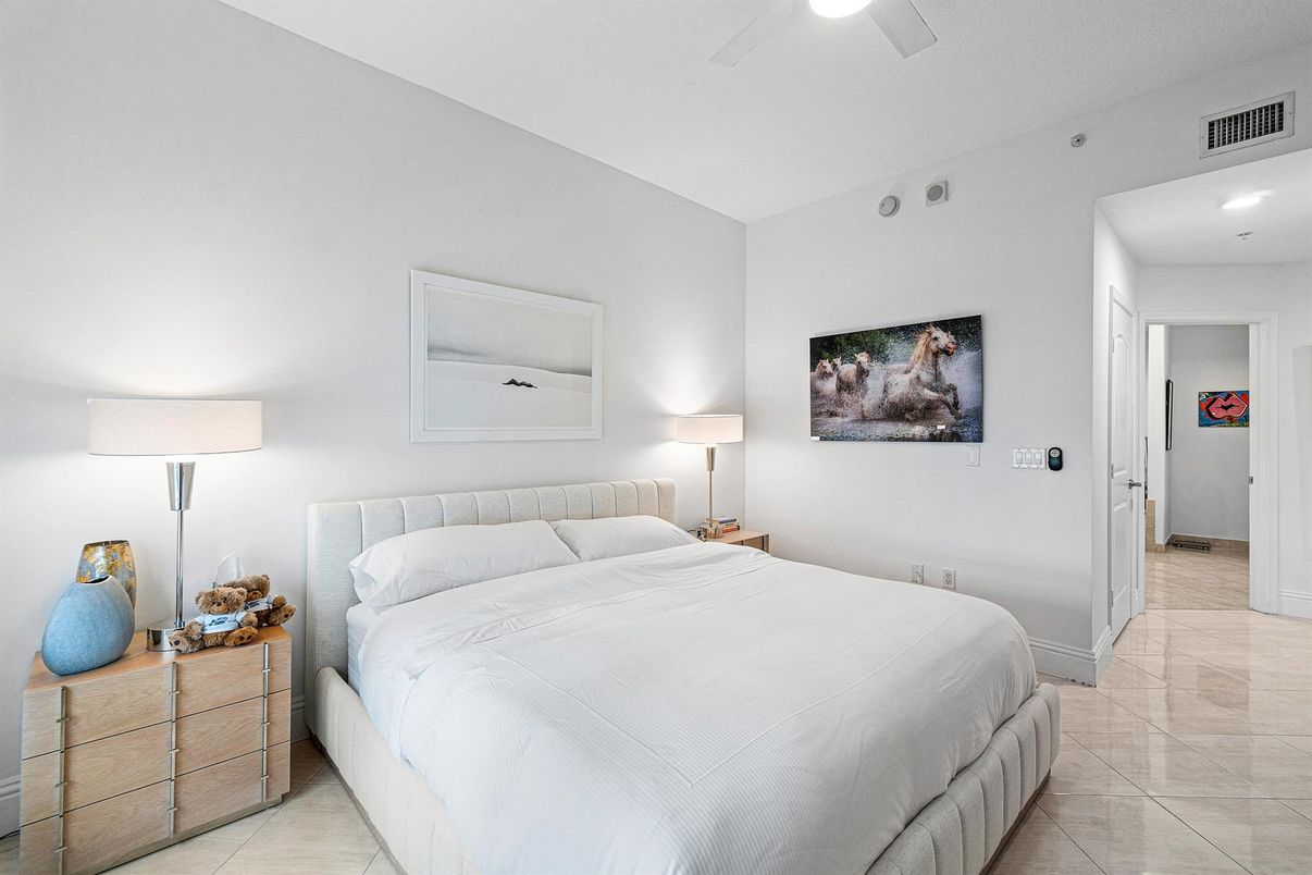 Bedroom, Interior, Recessed Lighting