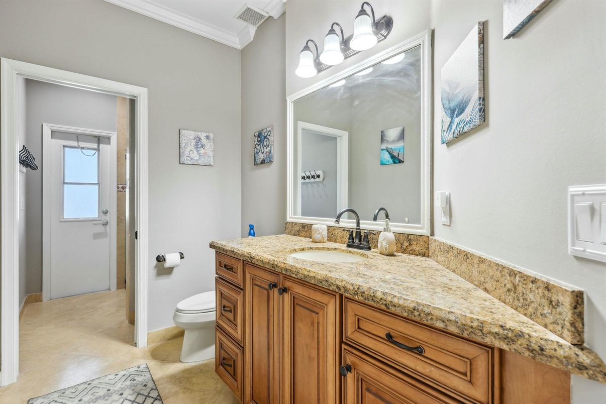 Bathroom, Dual Sink Vanities, Interior